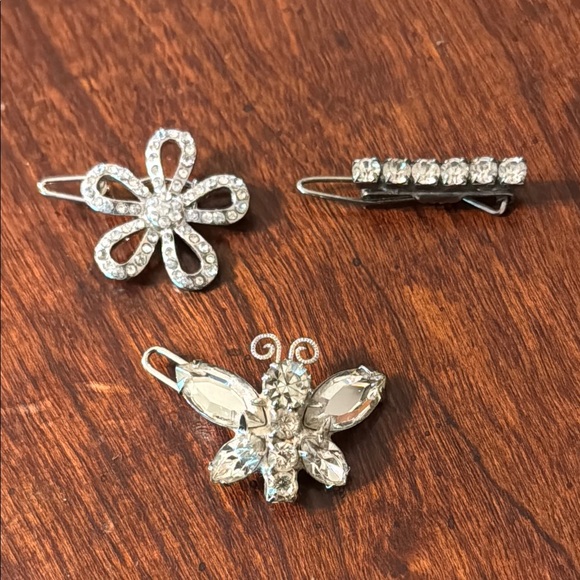 Silver Rhinestone Hair Clips Set - one Tarina Tarantino. - Picture 1 of 9